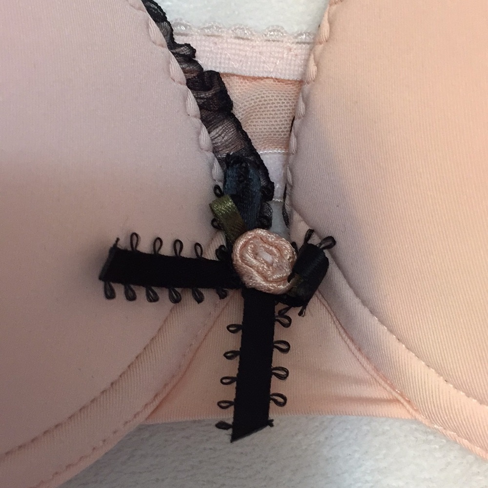 Pink bra - Picture 2 of 6